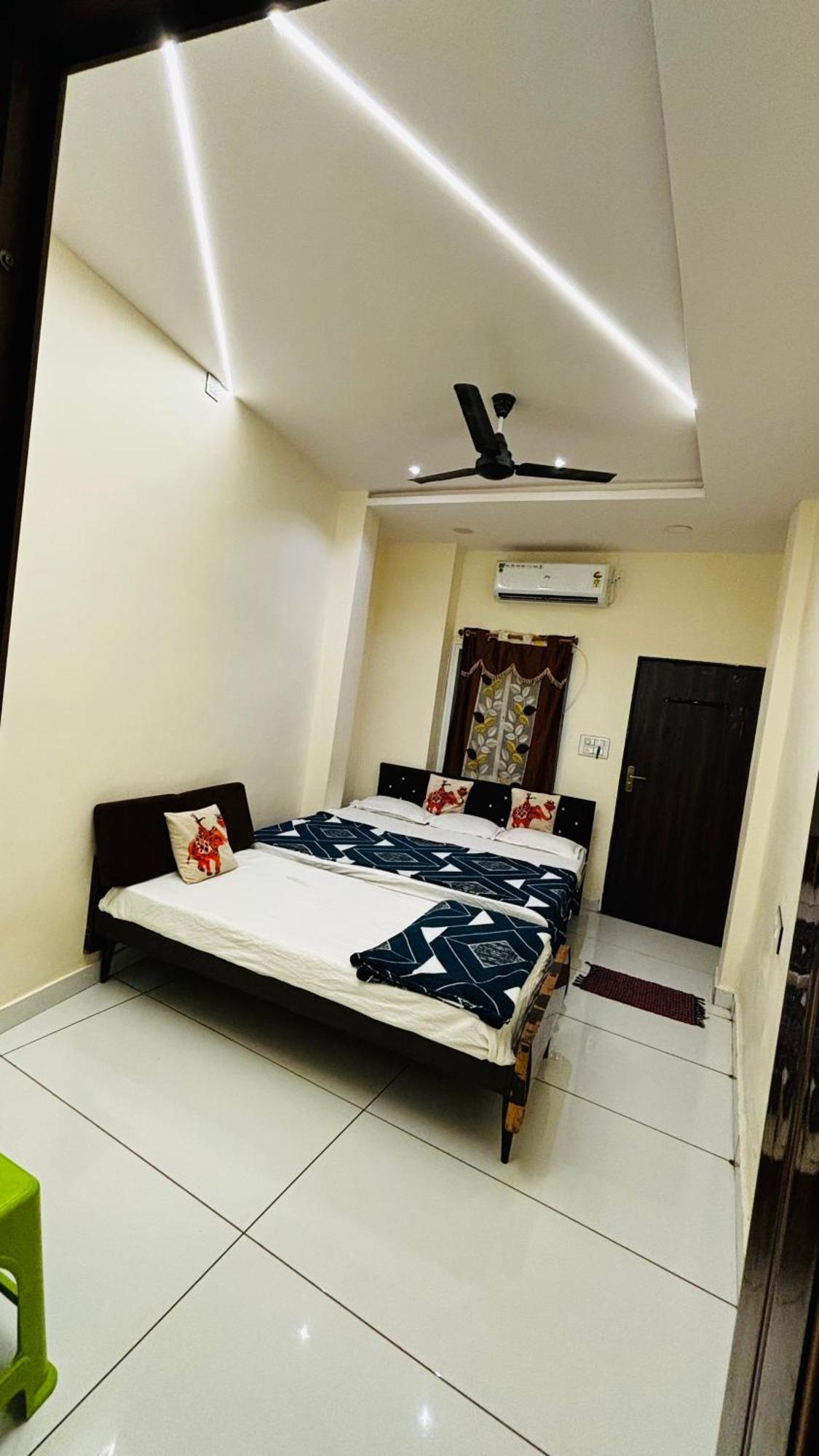 Hotel Shreenidhi Comfort Stay Ujjain Exterior foto